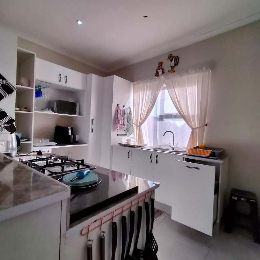 4 Bedroom Property for Sale in Fraaiuitsig Western Cape